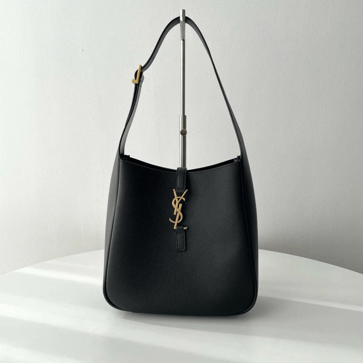 Yves Saint Laurent Le 5 à 7 Bea – Bag in Finest Grained Leather