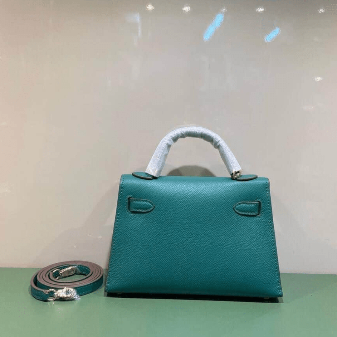 Hermès Kelly 20 Bag with Gold Hardware in Green
