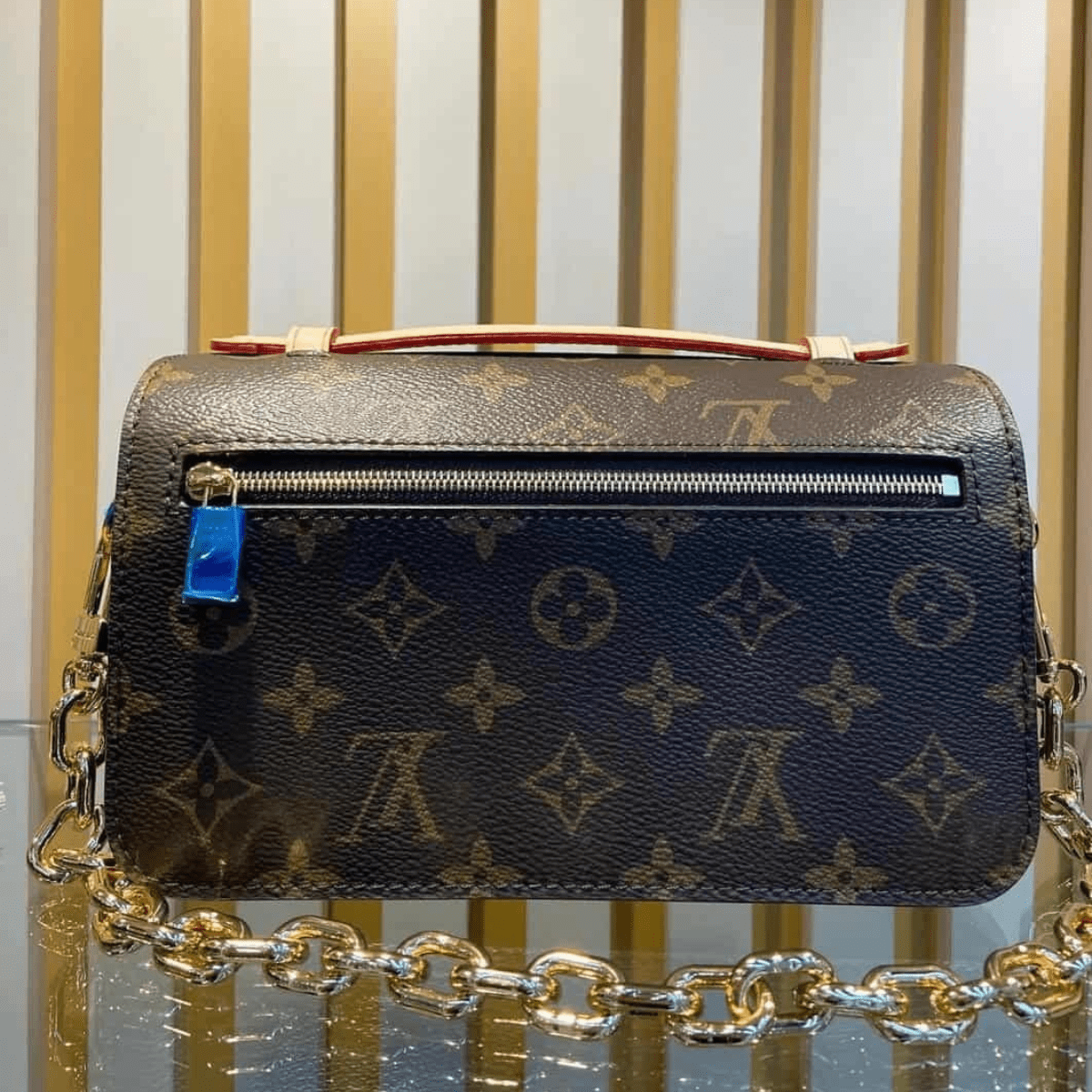 Louis Vuitton – Pochette Métis East West Bag