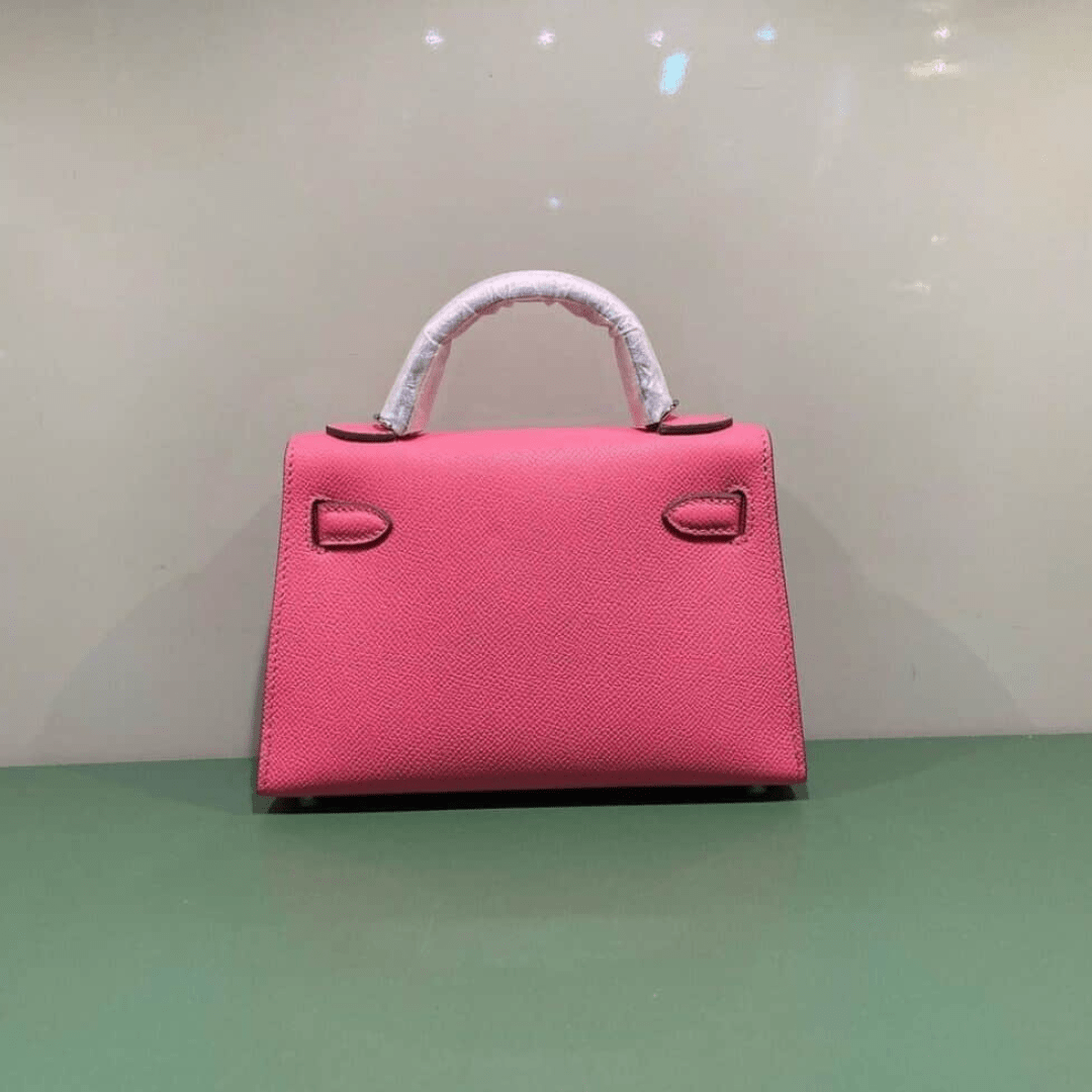 Hermès Kelly 20 Bag with Gold Hardware in Pink