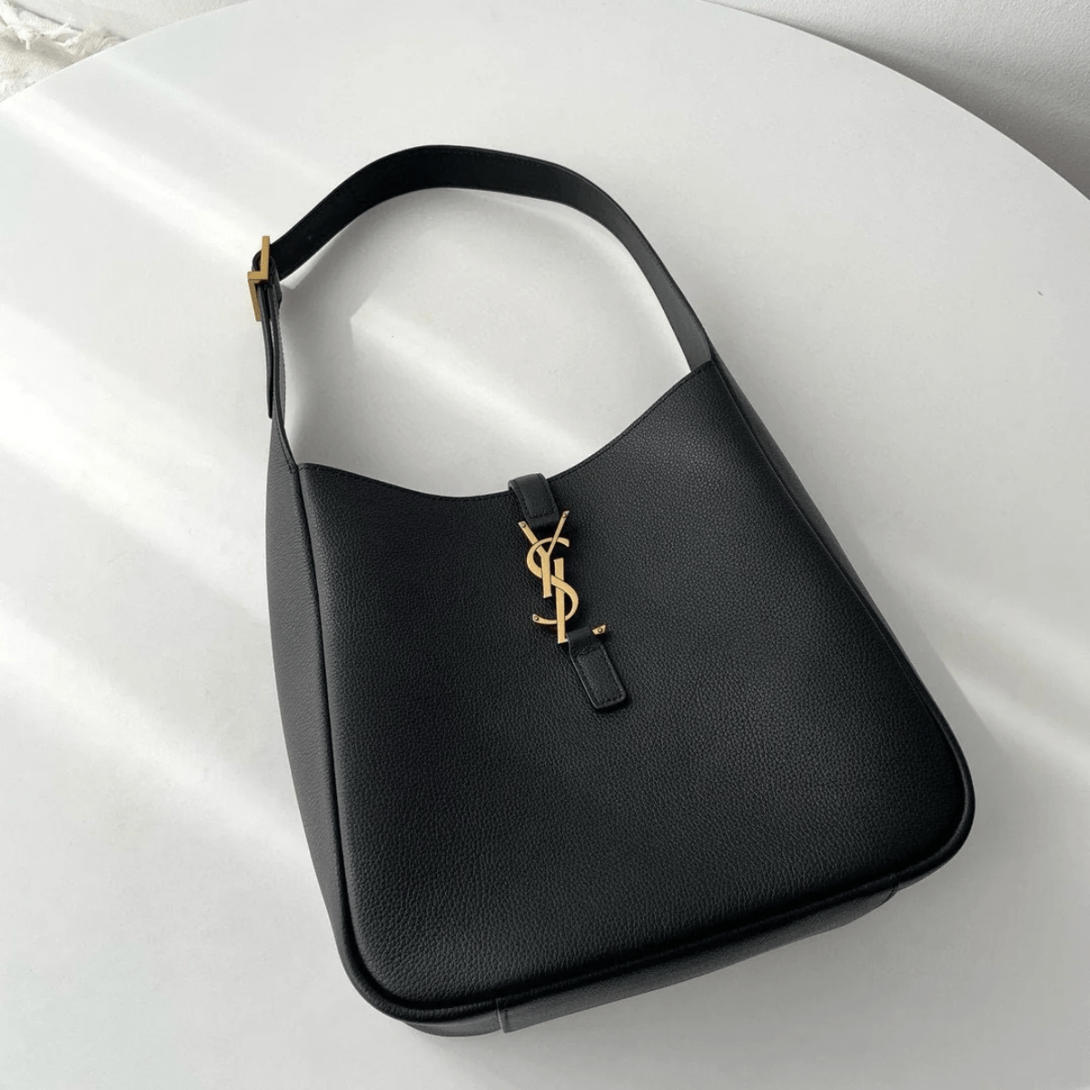 Yves Saint Laurent Le 5 à 7 Bea – Bag in Finest Grained Leather