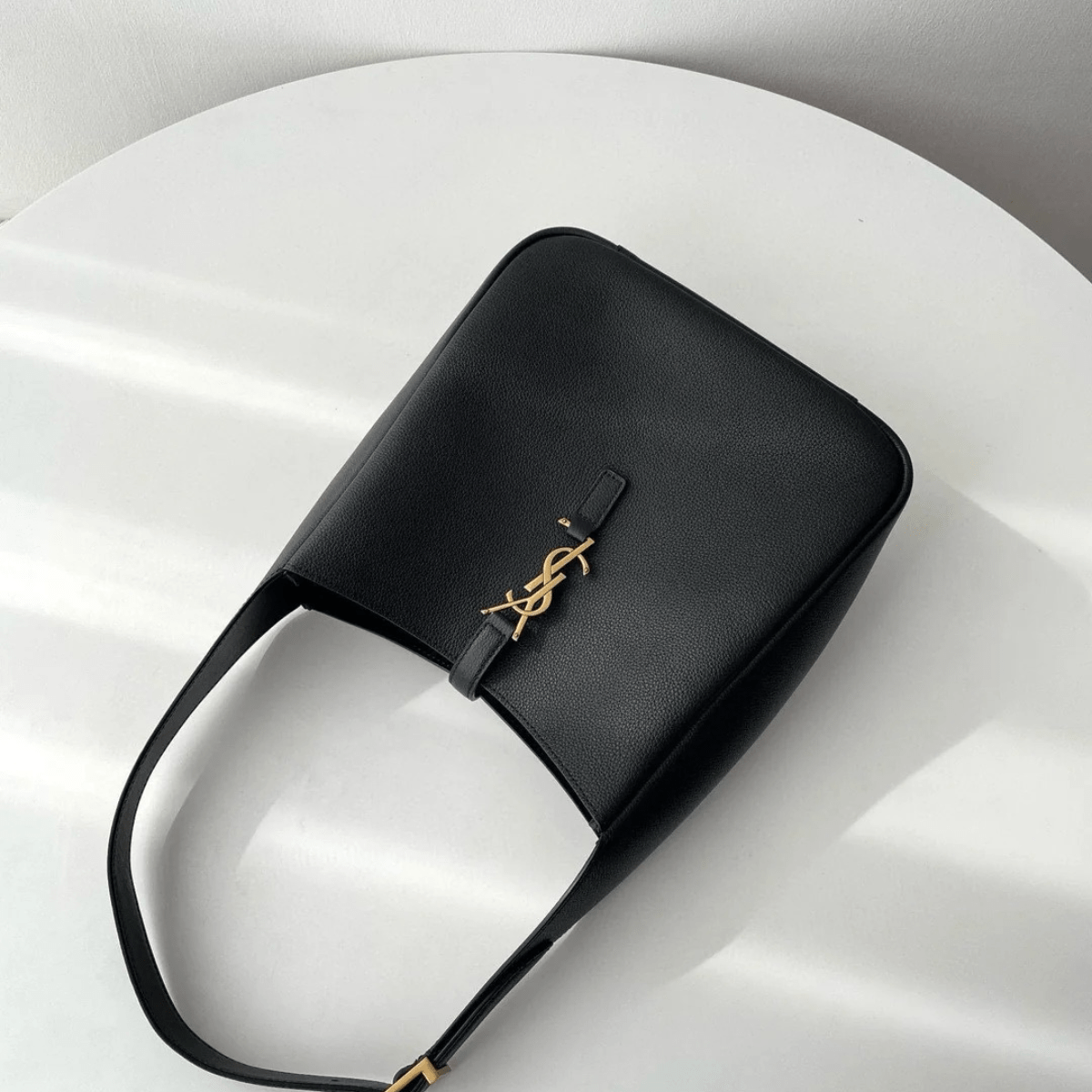 Yves Saint Laurent Le 5 à 7 Bea – Bag in Finest Grained Leather