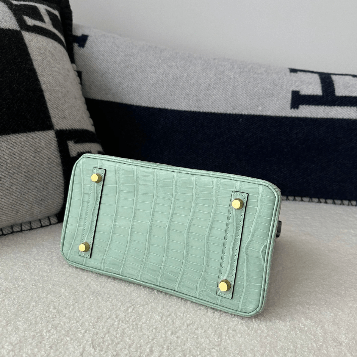 Hermès Set – Kelly 28 Vert d’Eau Alligator Limited Edition & Oran Sandals Green